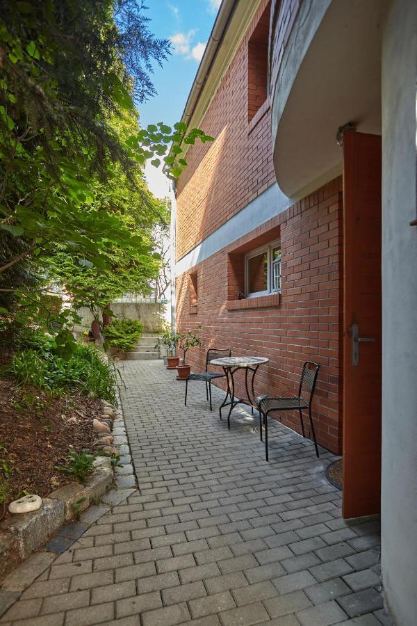 Villa In Bio Garden - You Will Save Money Here Praga Exterior foto